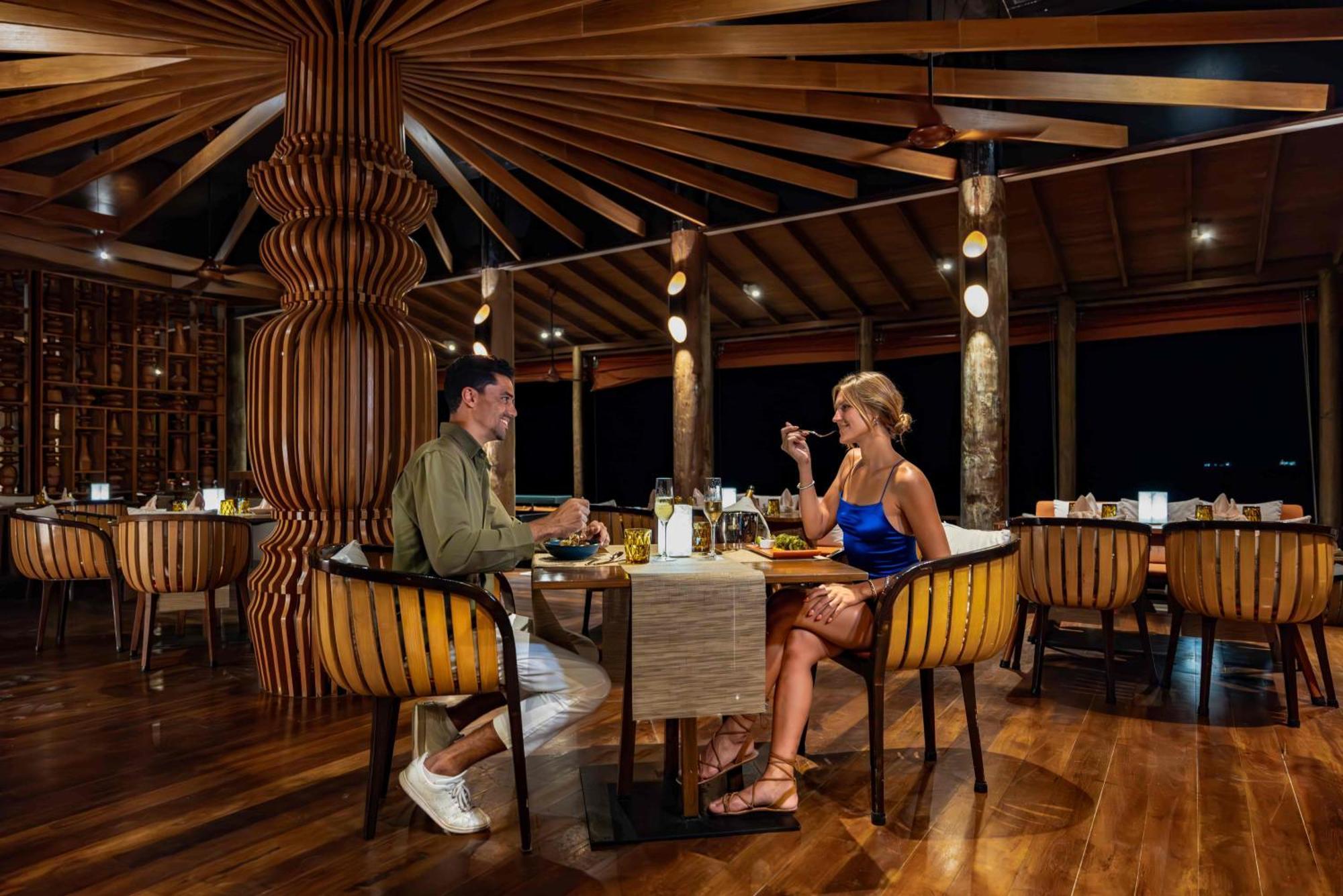 Ozen Life Maadhoo Hotel Maadhoo  Eksteriør billede